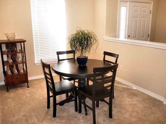 5th image of 1624 Champagne Ave