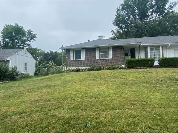 321 Hillcrest Dr, Warrensburg, MO 64093