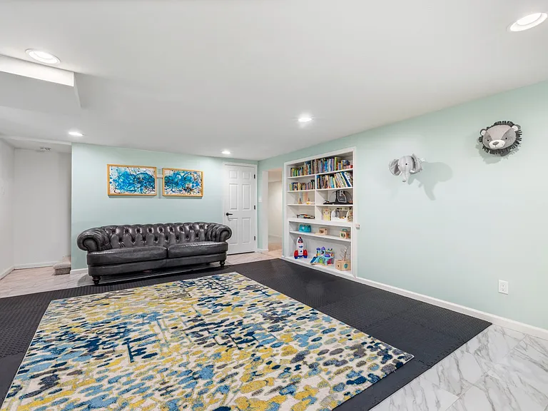 3604 Husted Dr — Photo 25