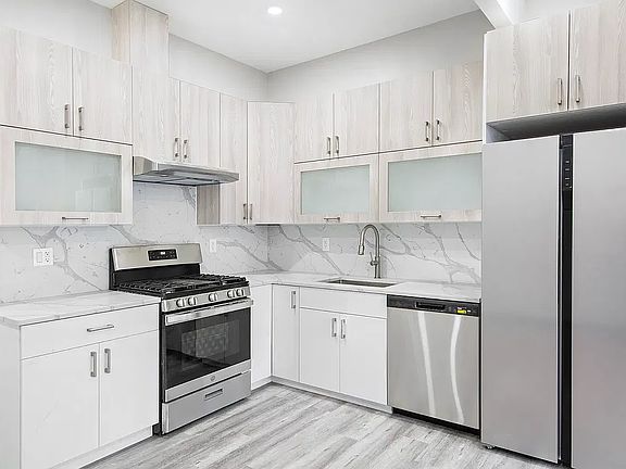 2nd image of 1276 Hancock St APT 3