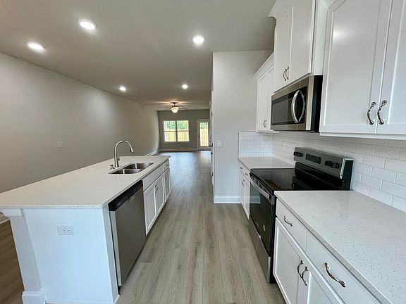 3rd image of 713 Endswell Drive #5B