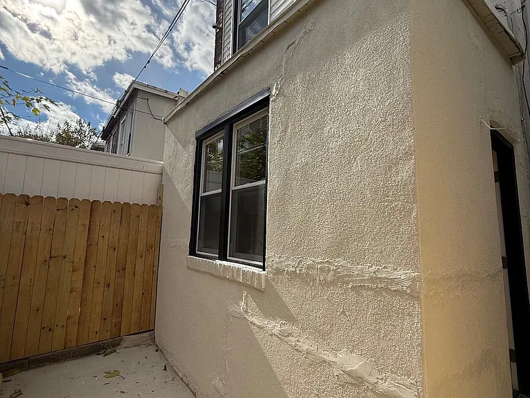 1329 N Dover St — Photo 26