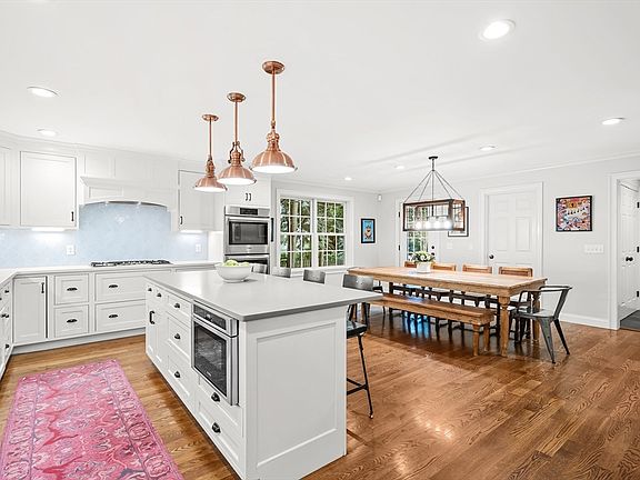 4th image of 10 Kirkland Cir