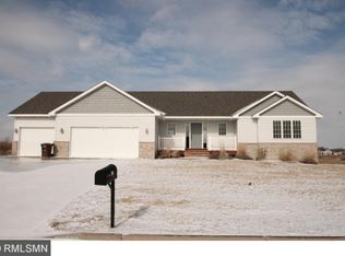 700 Daffodil Ave, Waverly, MN 55390