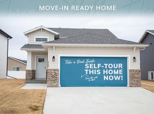 1265 Rachel Dr W, West Fargo, ND 58078