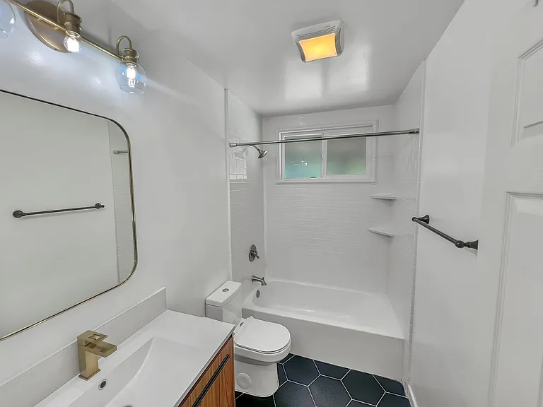 13902 Powers Rd — Photo 17