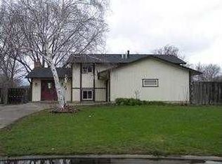 8235 Vincent Ave N, Brooklyn Park, MN 55444