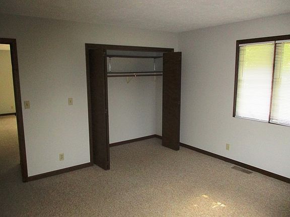 5th image of 24161 Evergreen Ct