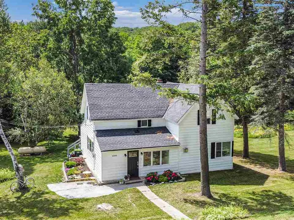 4588 Greenwood Rd, Petoskey, MI 49770