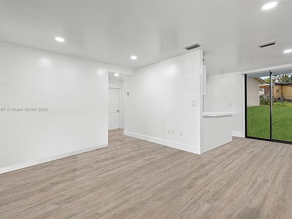 5th image of 11316 Peachtree Dr