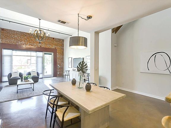 5th image of 546 Manzana Pl