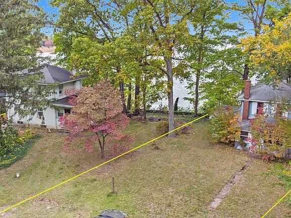 3rd image of 33132 Hunt Dr