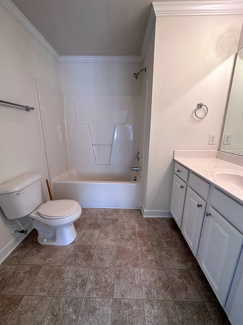 3 bed, 3.5 bath, 1600 sqft, $1,895 — Photo 4