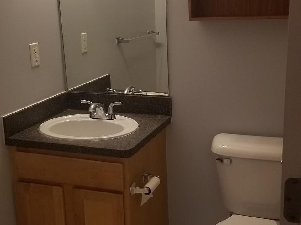 1st image of 42527 Park Crescent Dr