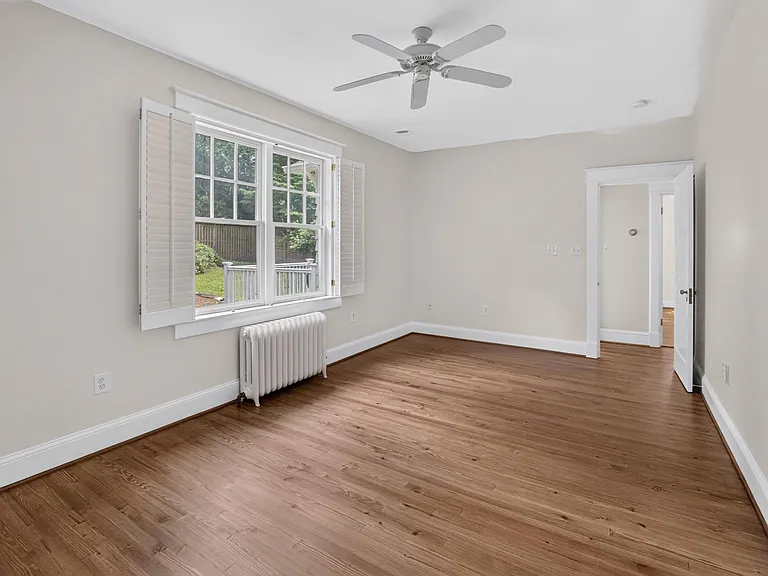 7013 Maple Ave — Photo 11
