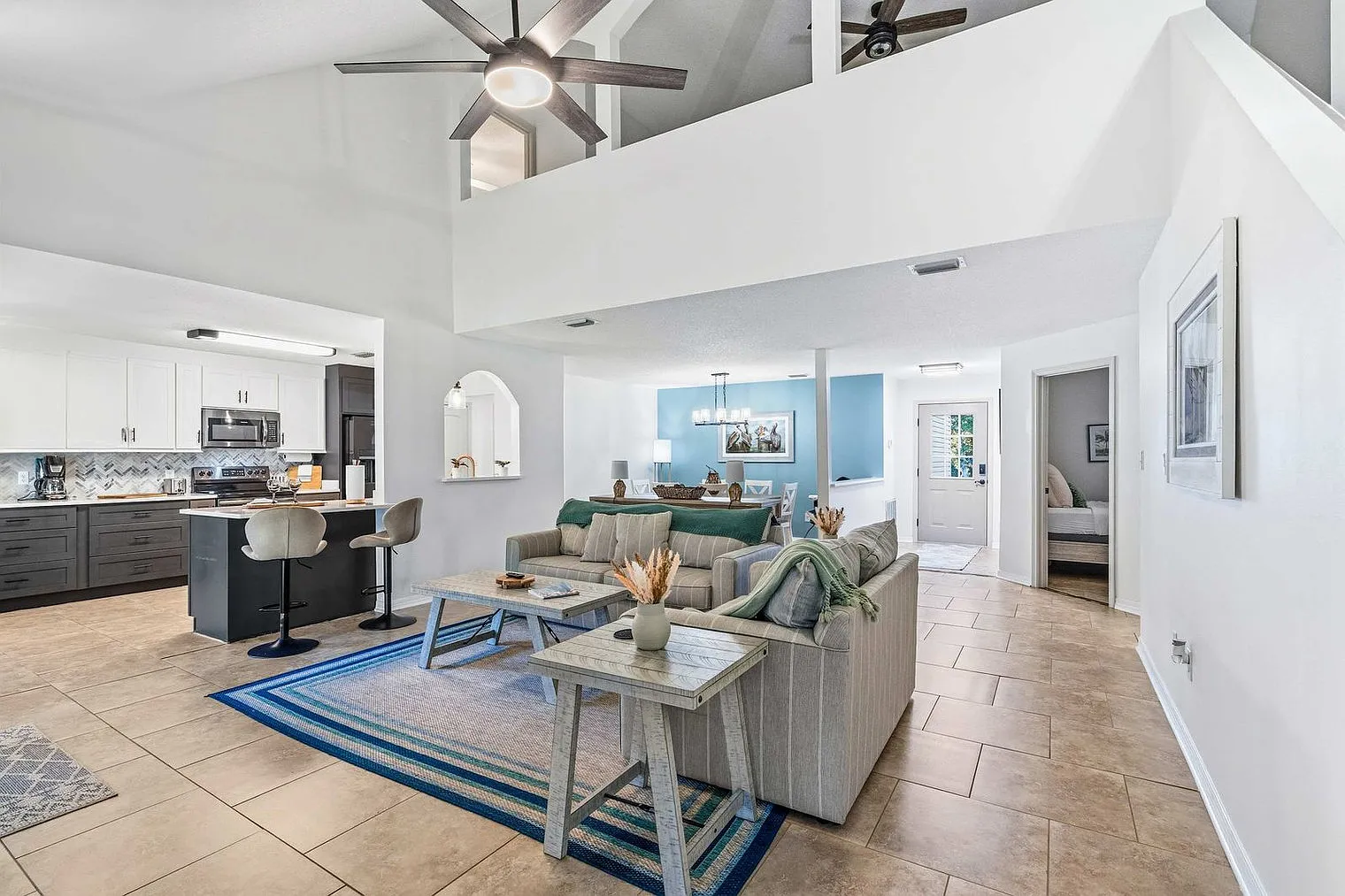5 bed, 2.0 bath, 2529 sqft, $6,873 — Photo 1