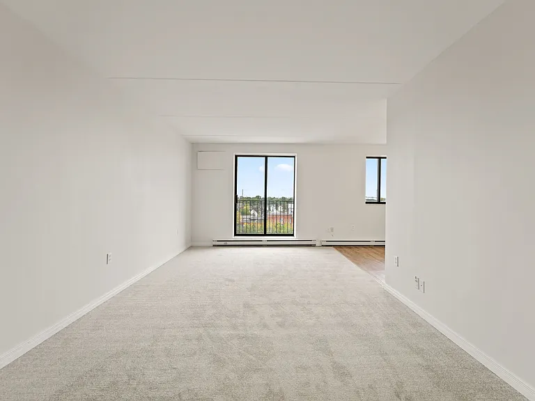 360 Caron Ave — Photo 8
