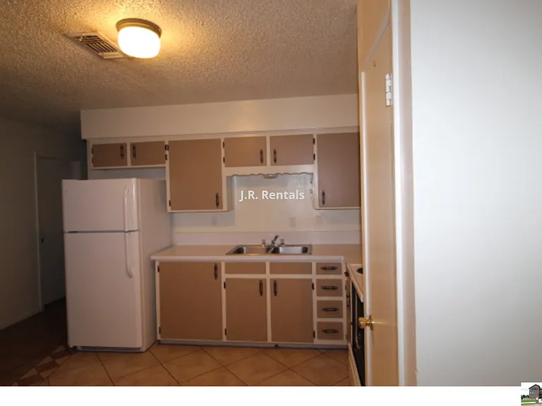 703 Traci Dr — Photo 14