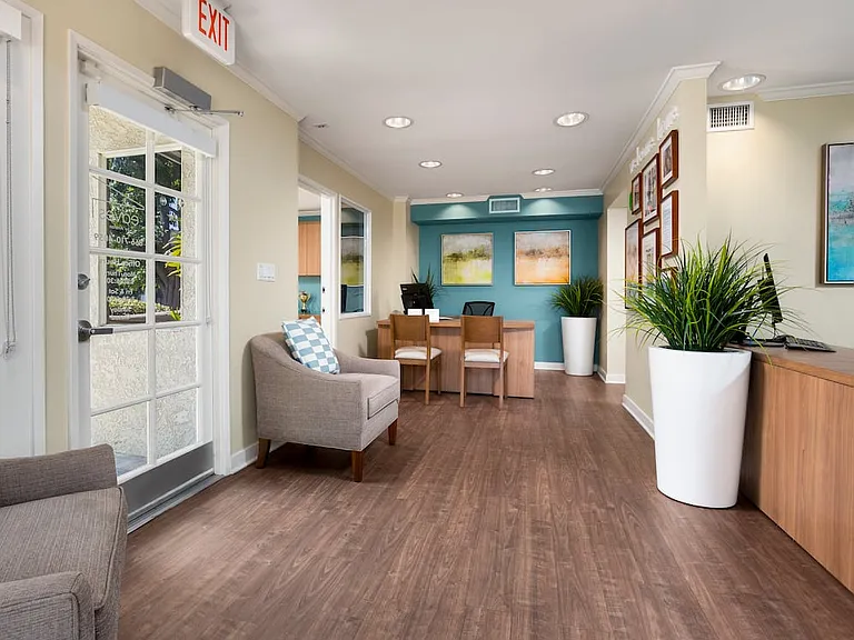 Leasing center