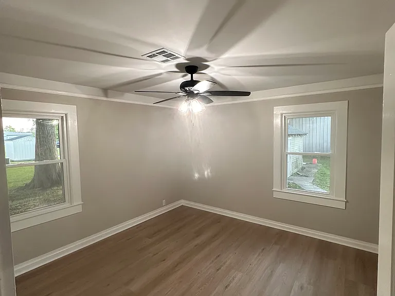 35 Good Hope St — Photo 5
