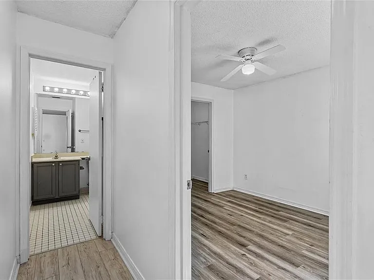 5673 Parkview Lake Dr — Photo 23