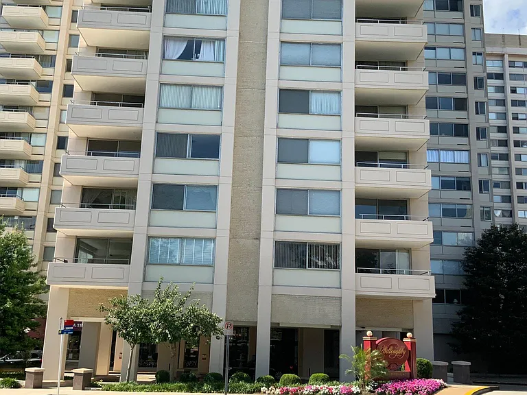 4515 Willard Ave #720S — Photo 3