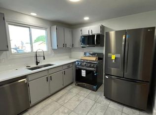 95 East Ave #1L, North Providence, RI 02911