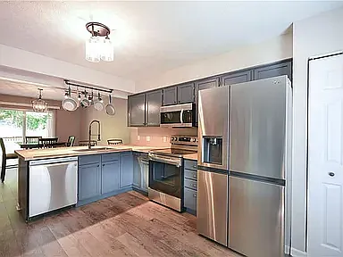 1210 Canterbury Dr — Photo 3