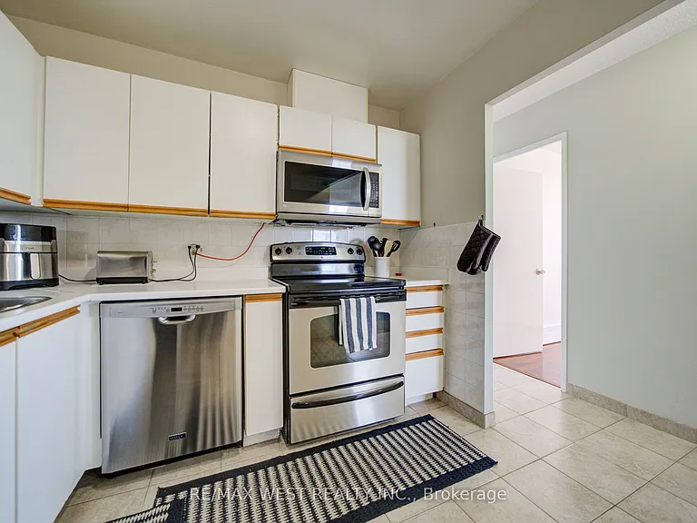 3559 Eglinton Ave W #1309 — Photo 20
