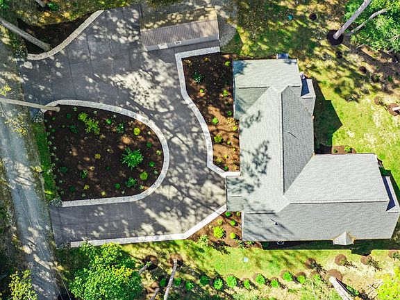 4th image of 878 Forest Green Rd
