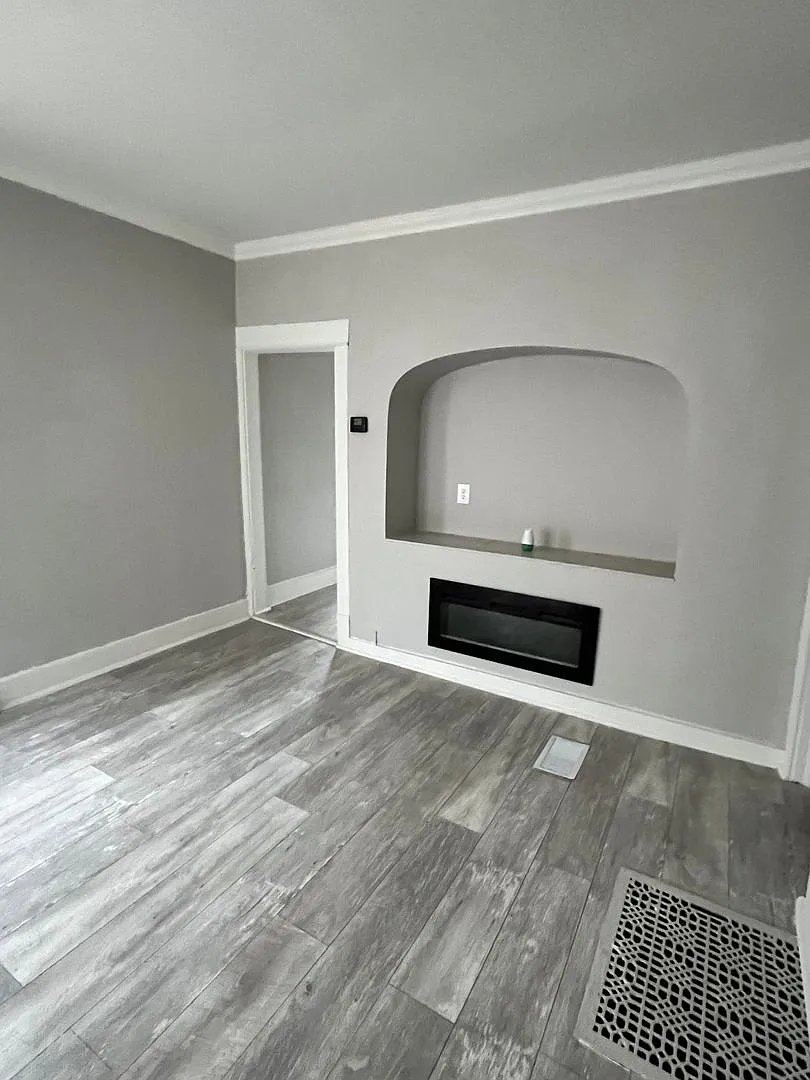 2484 W Chambers St — Photo 2