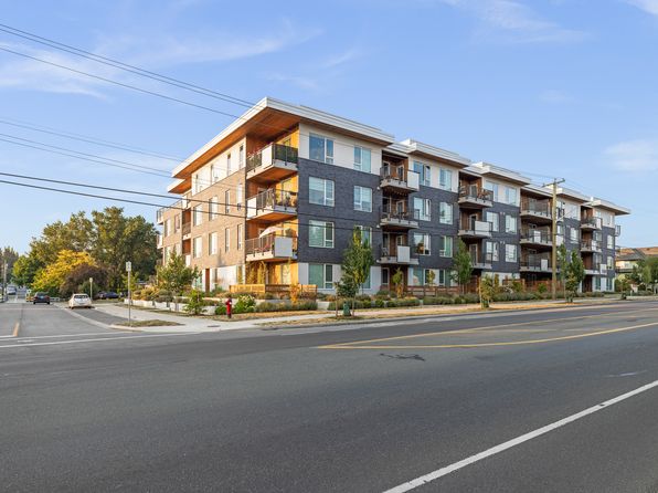 1588 N Dairy Rd #210, Victoria, BC V8T 3J4