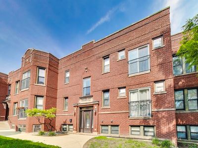 3706 W Wrightwood Ave APT 3A, Chicago, IL, 60647