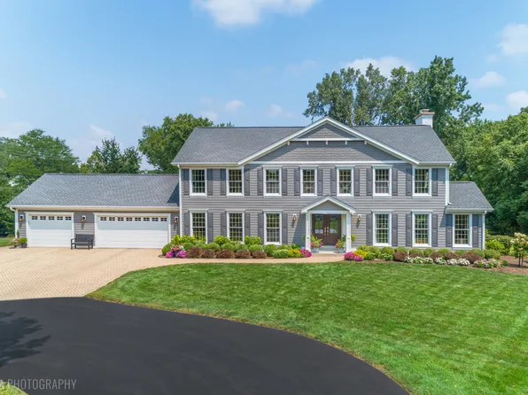 845 Wagner Rd, Glenview, IL 60025