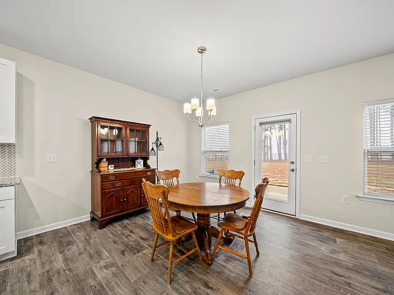 304 Beacon Hill Rd — Photo 6