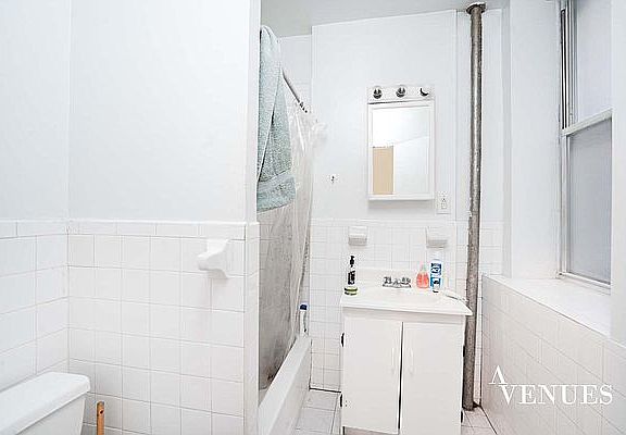 5th image of 519 E 11th St #2B