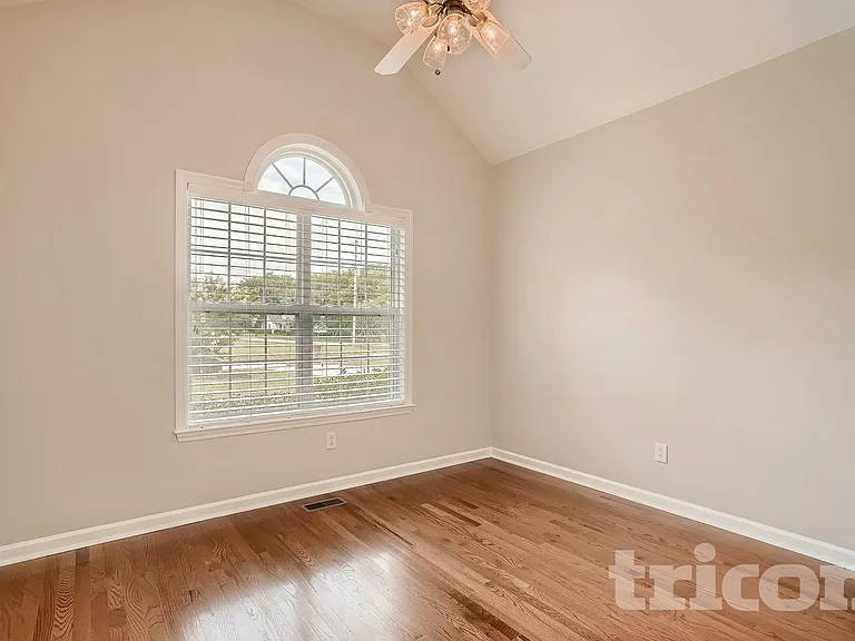 207 Towbridge Dr — Photo 9