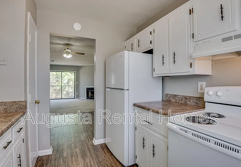 2812C Thomas Ln — Photo 12