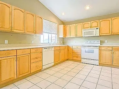 28426 Sandhurst Way — Photo 11