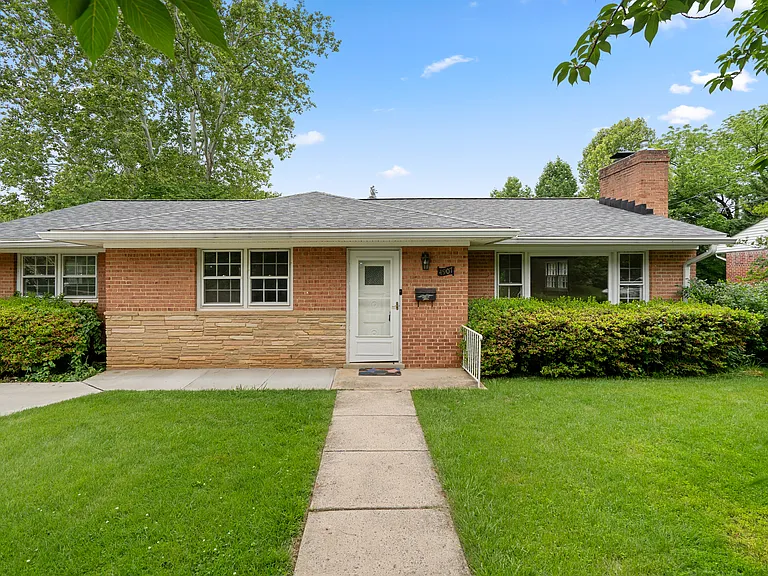 4907 Elsmere Ave — Photo 1