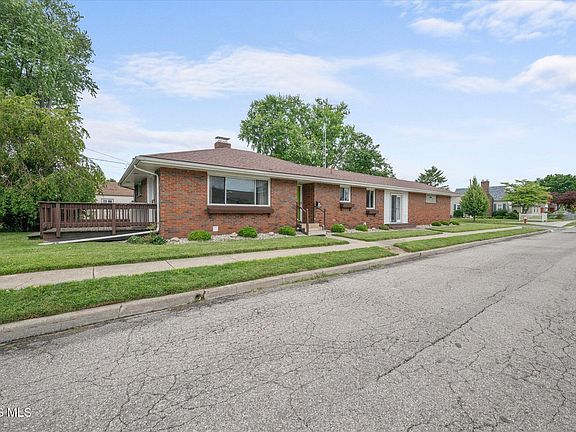 3rd image of 2946 N 109th St