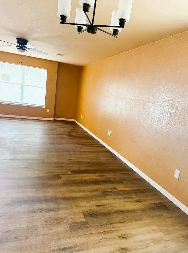 3 bed, 2.0 bath, 1200 sqft, $1,550 — Photo 4
