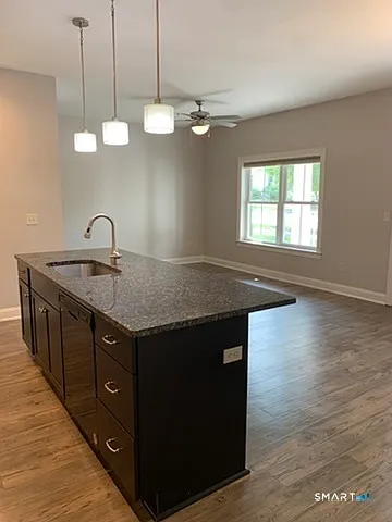 2 bed, 2.0 bath, 1017 sqft, $2,400 — Photo 4