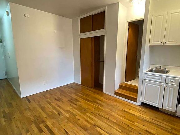 4th image of 233 E 80th St #5D