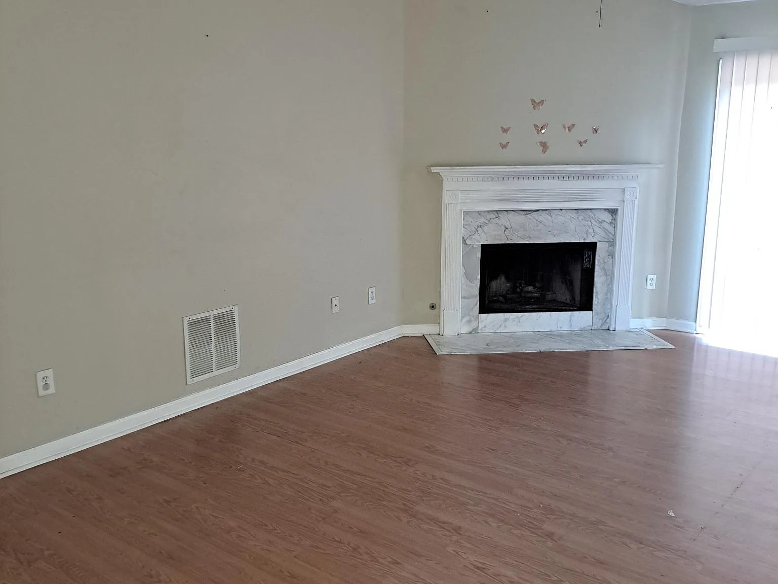 3 bed, 1058 sqft, $1,800 — Photo 2