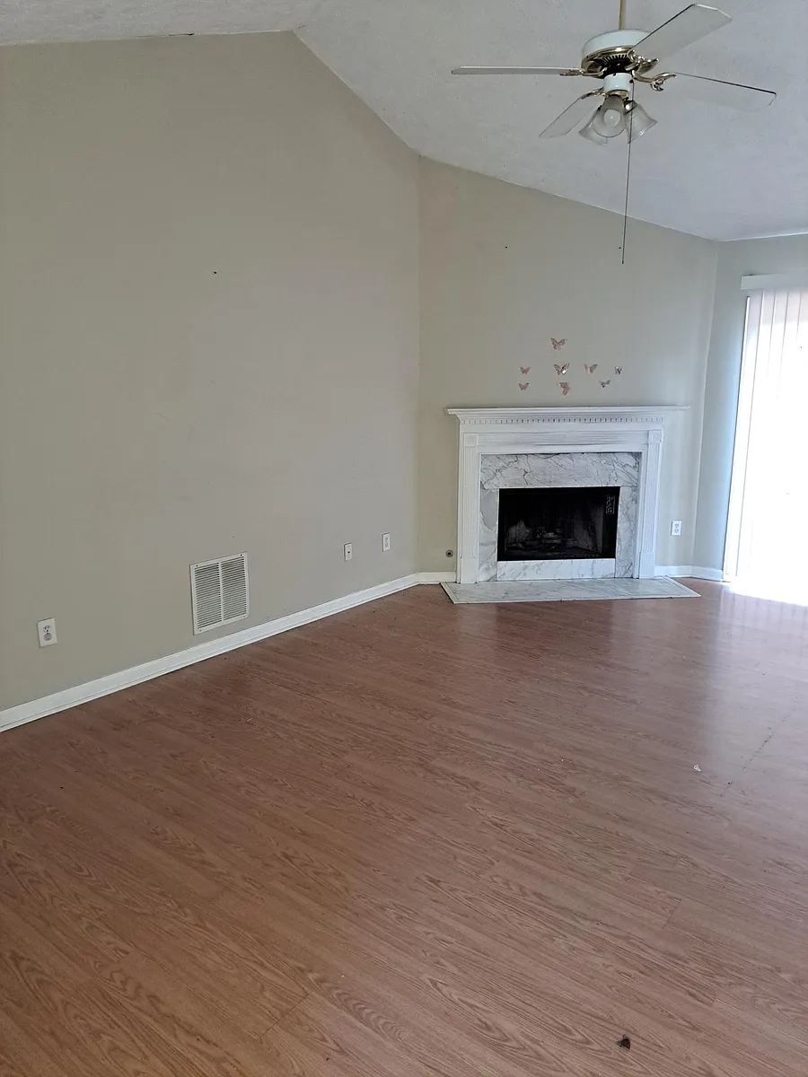 Building Photo - 214 Kiowa Ct