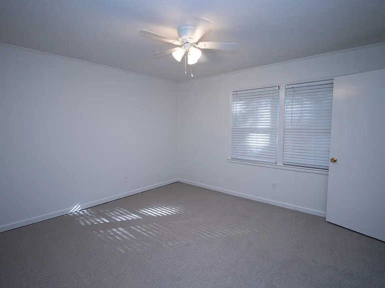 1110 Slann Dr — Photo 43