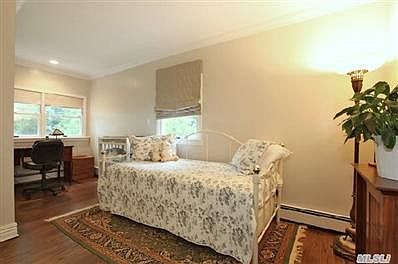 3rd image of 21 Bayside Ave