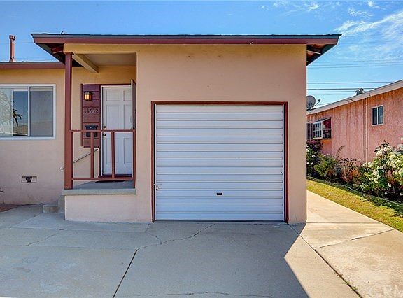 2nd image of 13632 S Catalina Ave