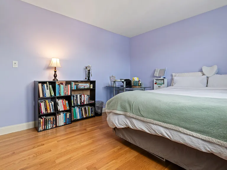 29 Ocean Ave #4 — Photo 8